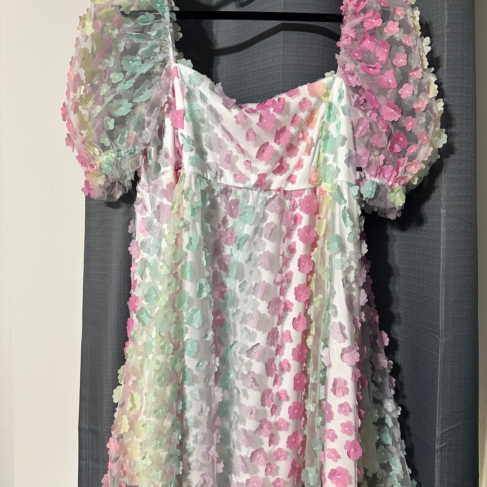 Floral Appliqué Dress with Puff Sleeves